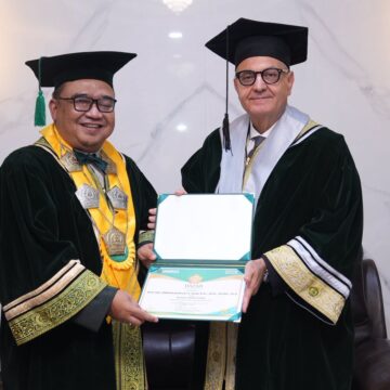 Instruktur Harvard University Raih Gelar Profesor (HC) dari FE Unissula