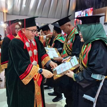 Fakultas Hukum Unissula Melepas 277 Lulusan