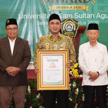 1 2 Taj Yasin Maimoen Raih Budai Award 2026, Berikut Empat Alasan yang Mendasarinya