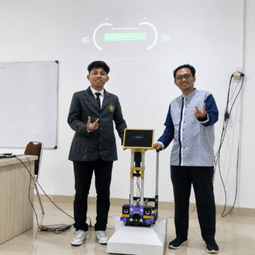 ChatGPT Image Aug 20, 2026, 08_57_50 AM 2 Mahasiswa FTI Unissula Kembangkan Robot Pelayan Restoran Berbasis AI