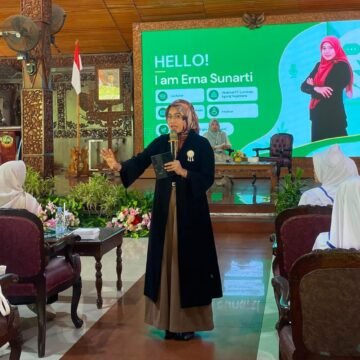 WhatsApp Image 2026-08-05 at 09.17.55 Dosen FBSB Unissula Bekali Mahasiswa Kebidanan Blora Etika dan Keterampilan Public Speaking