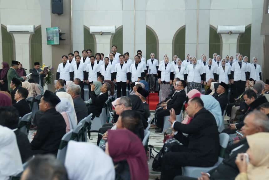WhatsApp Image 2026-08-15 at 11.37.47 FK Unissula Sumpah 40 Dokter Baru, Perkuat Langkah Menuju Standar Pendidikan Internasional