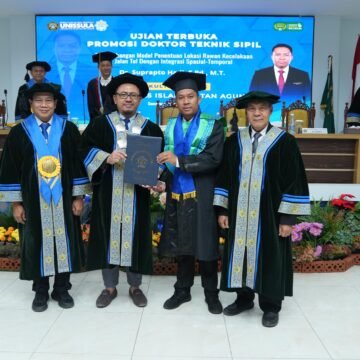WhatsApp Image 2026-08-19 at 09.48.59 Kembangkan Model Penentuan Lokasi Rawan Kecelakaan Jalan Tol Berbasis Spasial Temporal, Suprapto Hadi Raih Gelar Doktor di PDTS Unissula