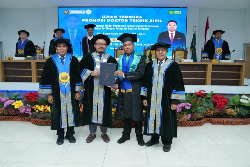 WhatsApp Image 2026-08-19 at 09.48.59 Kembangkan Model Penentuan Lokasi Rawan Kecelakaan Jalan Tol Berbasis Spasial Temporal, Suprapto Hadi Raih Gelar Doktor di PDTS Unissula