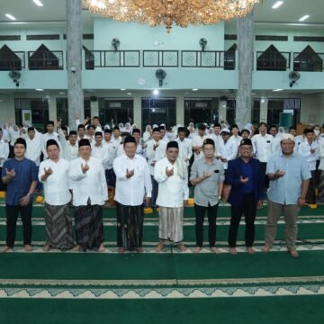 WhatsApp Image 2026-08-21 at 11.16.54 KH Saefudin Ajak Santri Mahasiswa Unissula Amalkan Ilmu Berbakti kepada Orang Tua