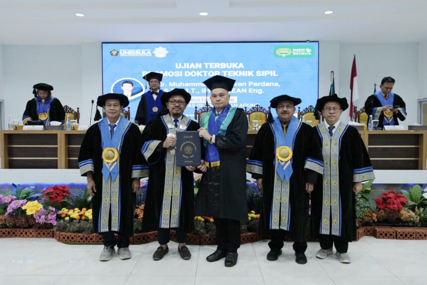 WhatsApp Image 2026-08-24 at 17.42 Disertasi Muhammad Gunawan Perdana dari Program Doktor Teknik Sipil Unissula Kaji Penggunaan Nanosilika untuk Tingkatkan Kinerja Aspal Berpori
