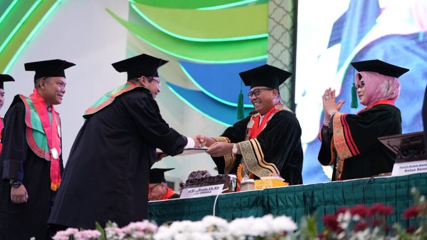 Unissula Melepas 2.418 Wisudawan, 50 Diantaranya Pejabat Publik dari TNI, Polri, Kejaksaan, Kehakiman, DPR, ASN, KPU,  BUMN dan Swasta