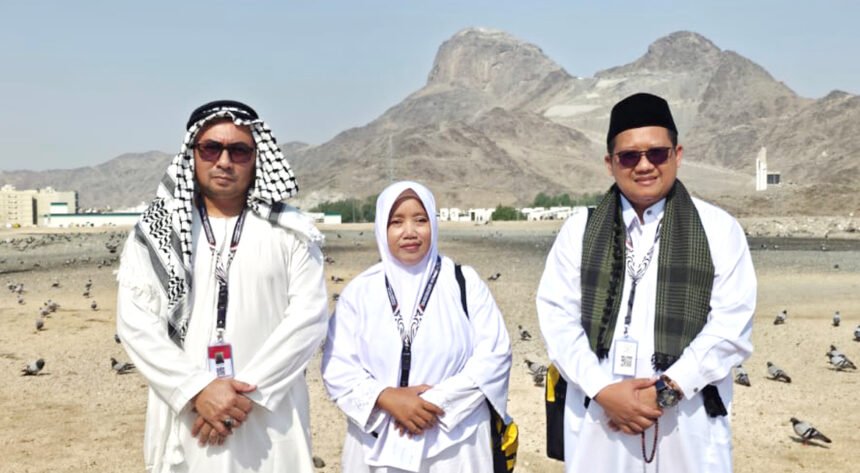 Apresiasi Pecinta Al-Qur’an, YBWSA Berangkatkan Munawaroh dan Ripto Utomo Umrah Gratis